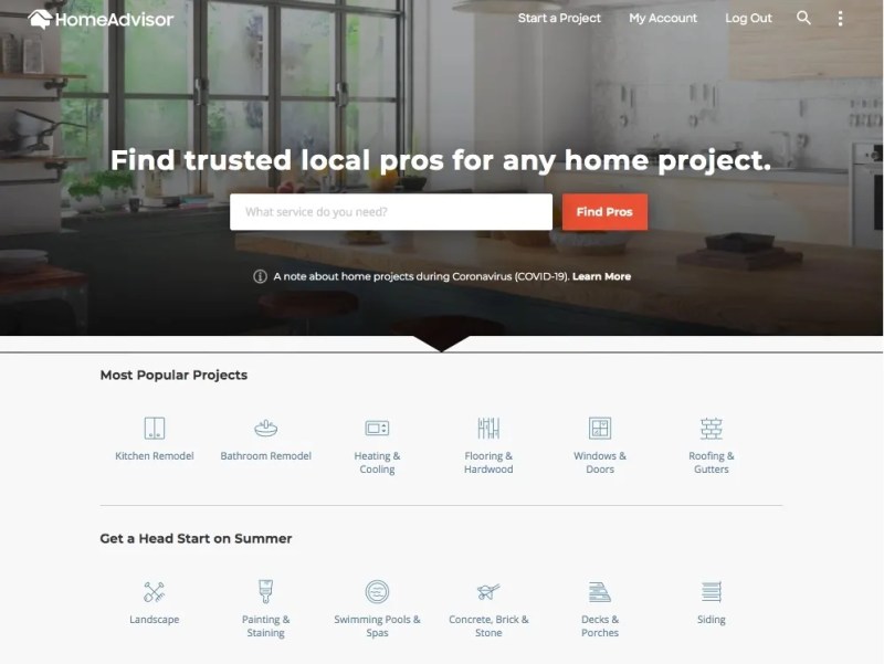 Pantalla de inicio del sitio web de HomeAdvisor que muestra la barra de búsqueda de ProFinder y proyectos populares