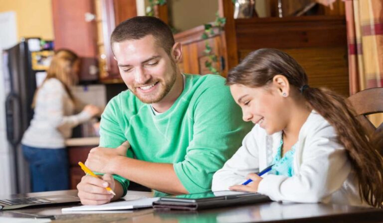Como ser tutor: gana dinero extra ayudando a estudiantes