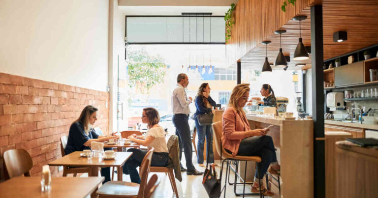 Yelp Amplía sus funciones de segmentación de anuncios y mensajería para pequeñas empresas
              
