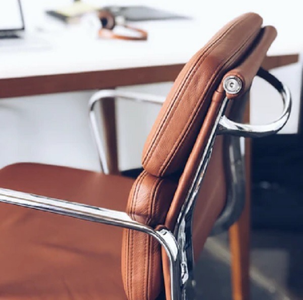Cómo mejorar su oficina en casa para la silla de productividad