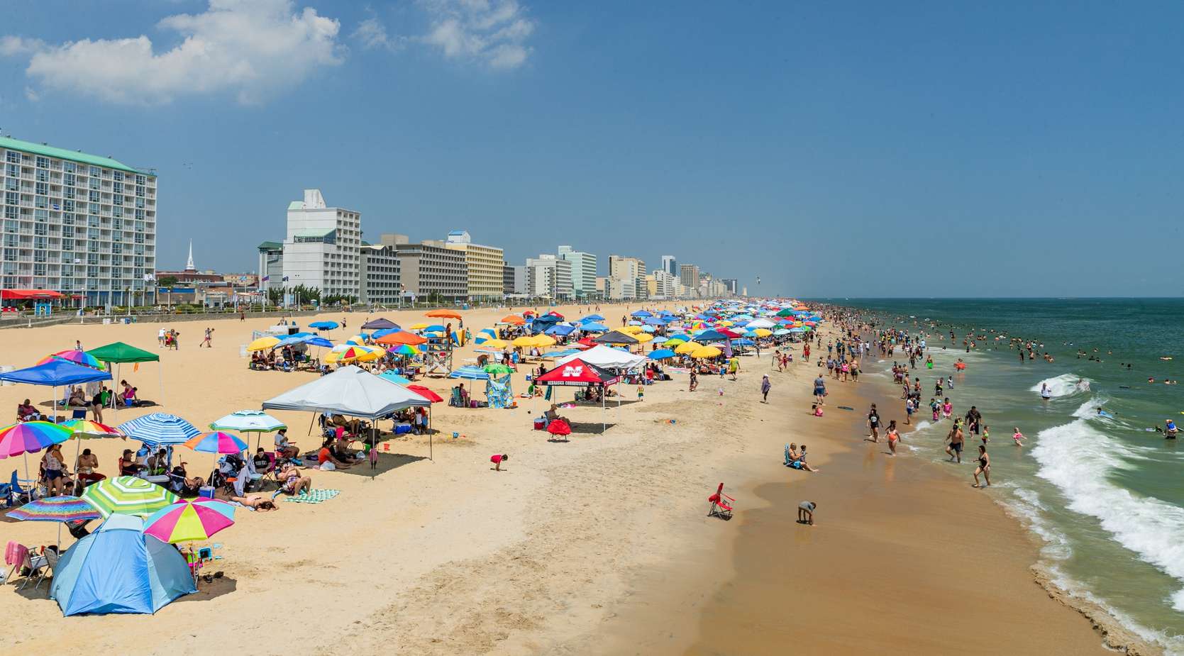 Playas en Estados Unidos baratas: Paseo marítimo de Virginia Beach